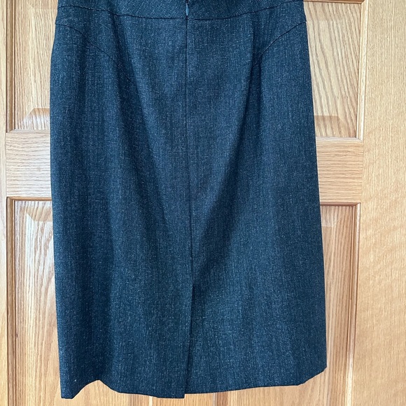 Ann Taylor suit with jacket and skirt - Picture 4 of 4